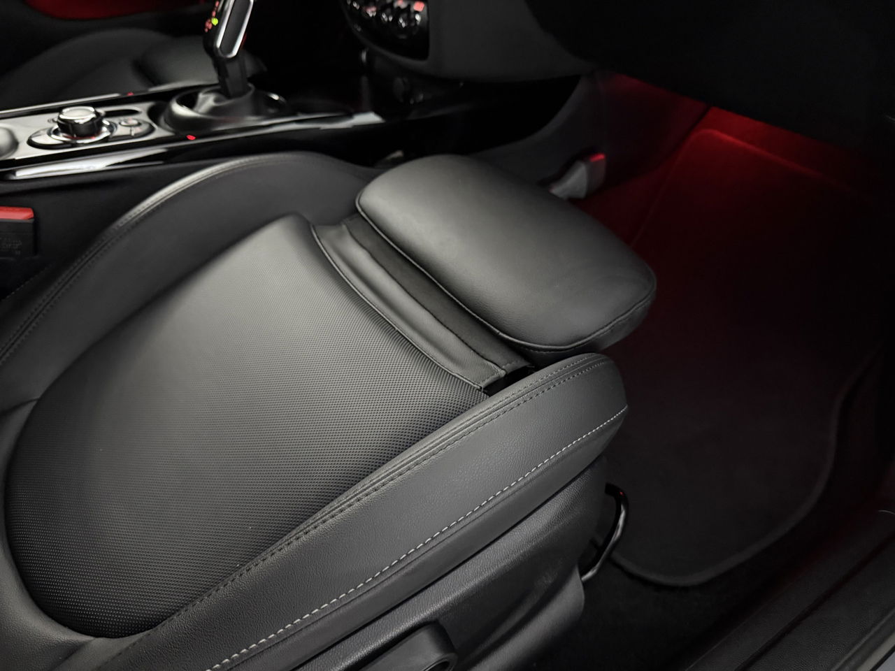 MINI Clubman 1.5 Cooper Classic | Sfeerverl | Virtual | Camera | LED | Carplay | Leder | NAP