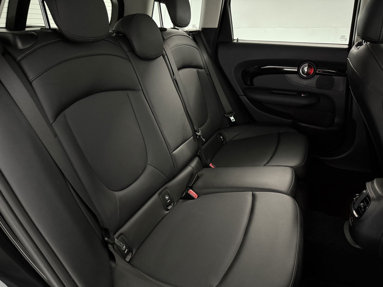 MINI Clubman 1.5 Cooper Classic | Sfeerverl | Virtual | Camera | LED | Carplay | Leder | NAP