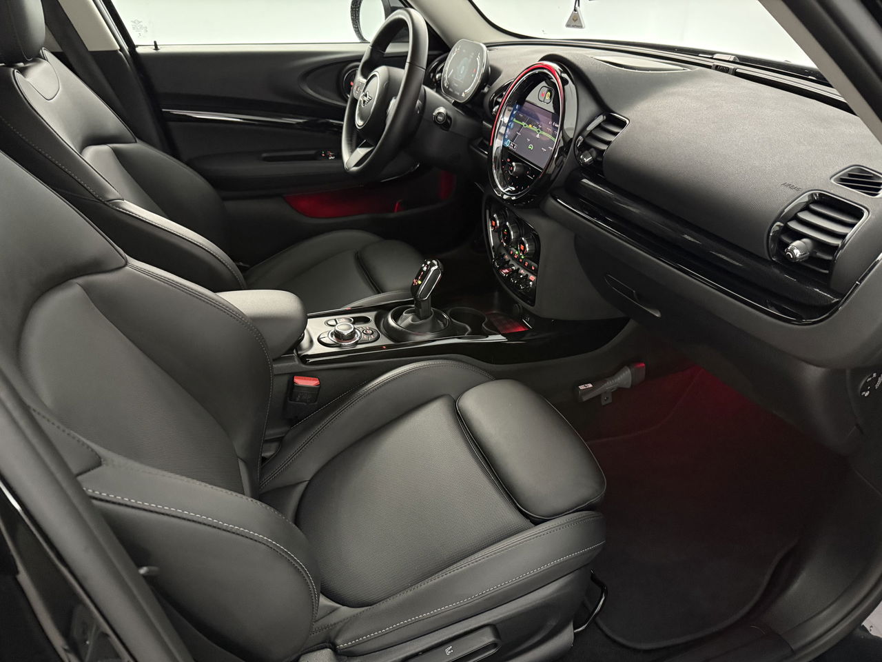 MINI Clubman 1.5 Cooper Classic | Sfeerverl | Virtual | Camera | LED | Carplay | Leder | NAP