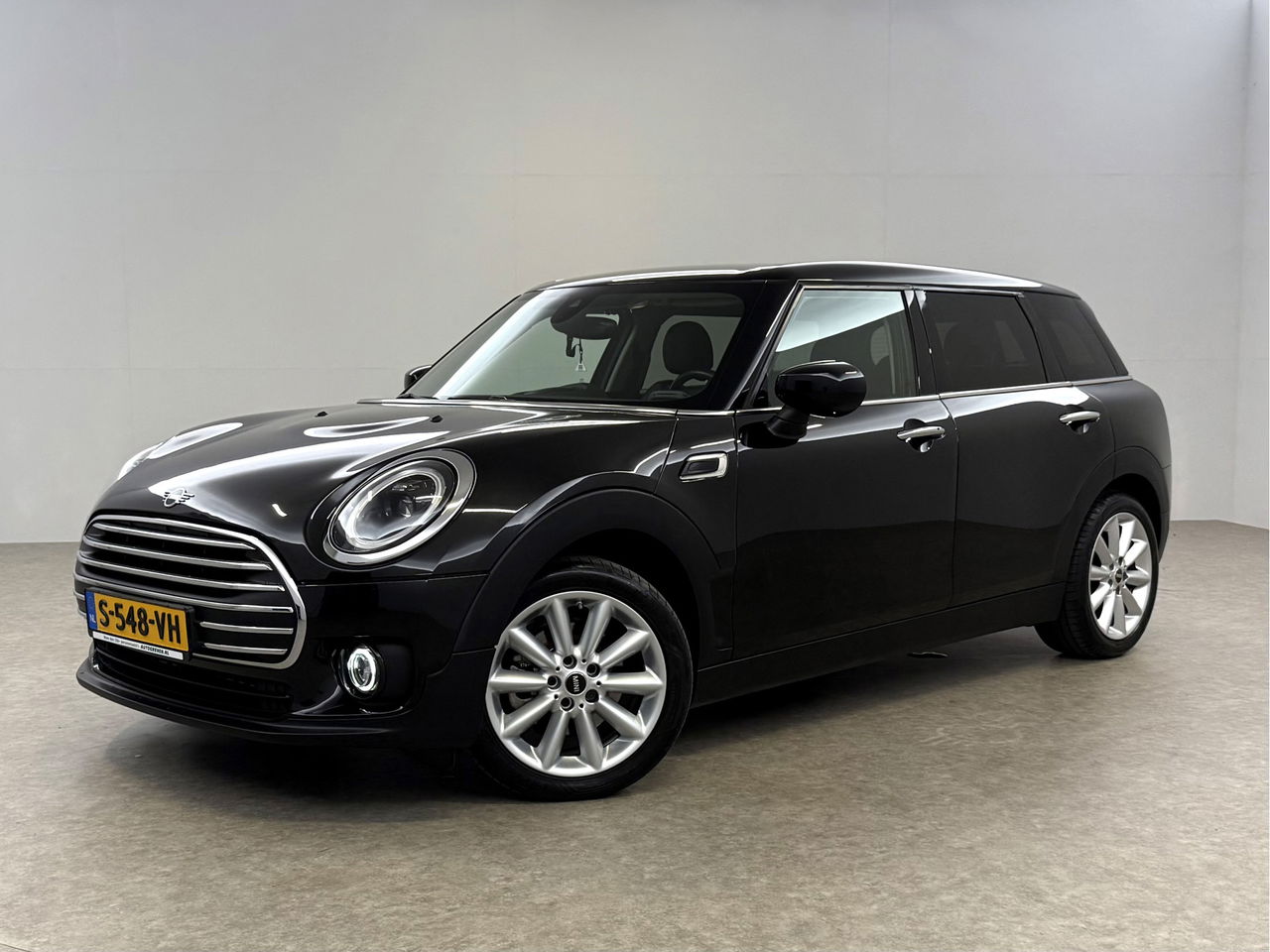 MINI Clubman 1.5 Cooper Classic | Sfeerverl | Virtual | Camera | LED | Carplay | Leder | NAP