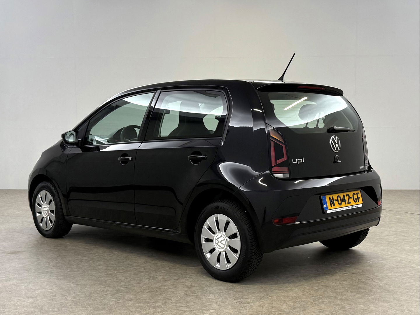 Volkswagen up! 1.0 | LED | Airco | Bluetooth | Orig. NL | DAB+