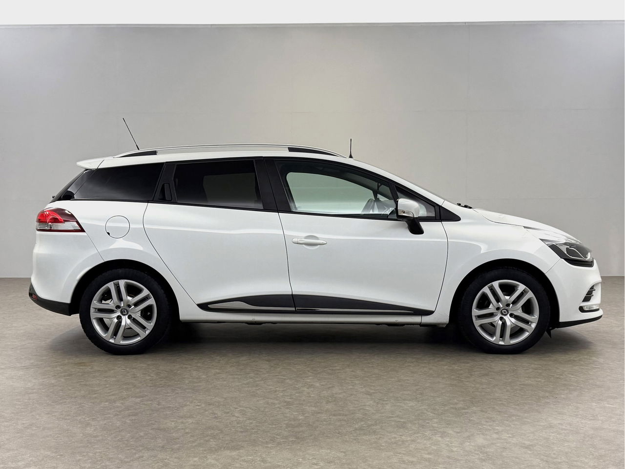 Renault Clio 0.9 TCe Zen Estate | LED | Cruise | Navigatie | Parkeersens. | NAP