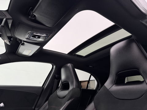 Mercedes-Benz A-Klasse 180 AMG | Pano | Virtual | Camera | LED | Navigatie | Stoelverw. | NAP