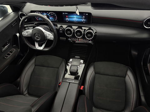 Mercedes-Benz A-Klasse 180 AMG | Pano | Virtual | Camera | LED | Navigatie | Stoelverw. | NAP