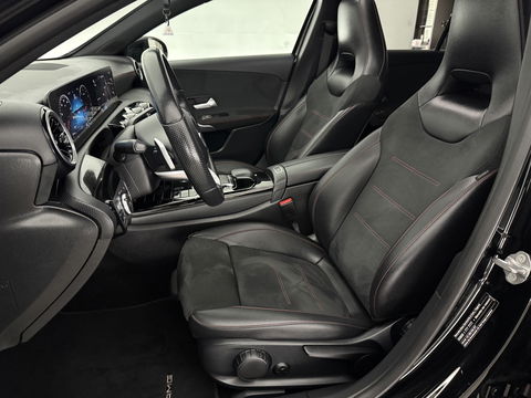 Mercedes-Benz A-Klasse 180 AMG | Pano | Virtual | Camera | LED | Navigatie | Stoelverw. | NAP