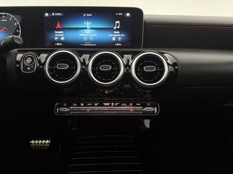 Mercedes-Benz A-Klasse 180 AMG | Pano | Virtual | Camera | LED | Navigatie | Stoelverw. | NAP