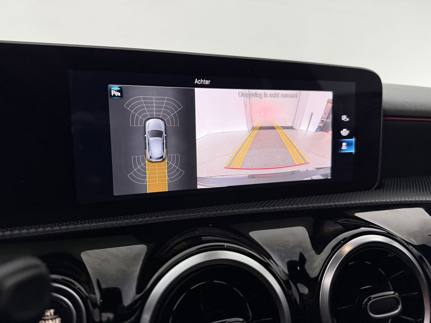 Mercedes-Benz A-Klasse 180 AMG | Pano | Virtual | Camera | LED | Navigatie | Stoelverw. | NAP