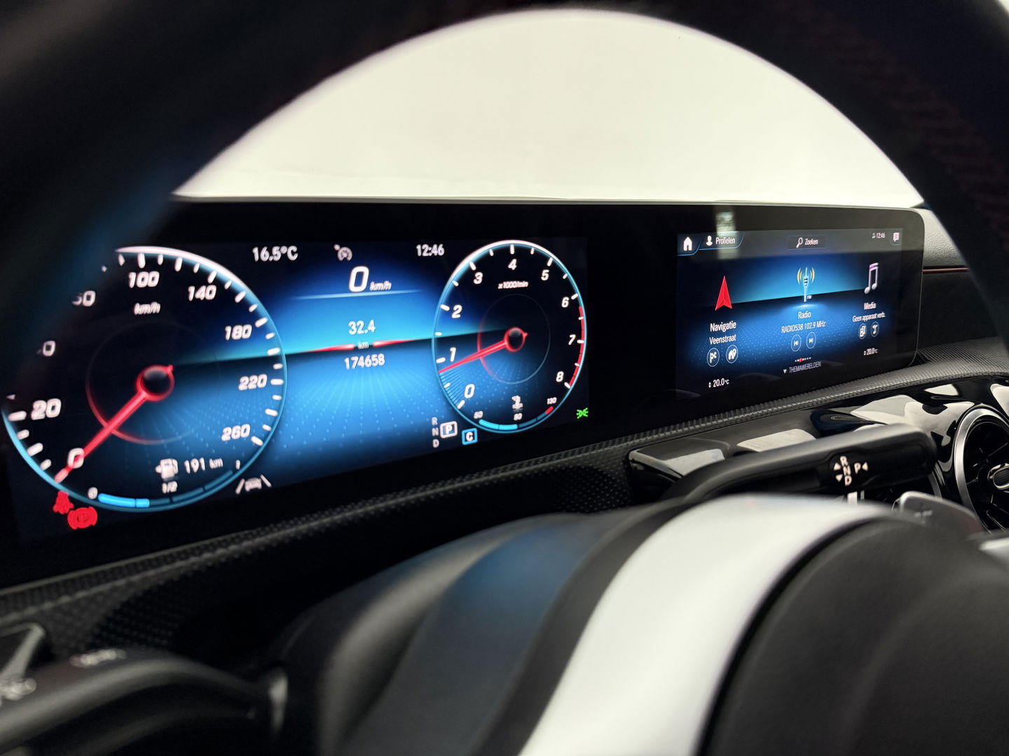 Mercedes-Benz A-Klasse 180 AMG | Pano | Virtual | Camera | LED | Navigatie | Stoelverw. | NAP