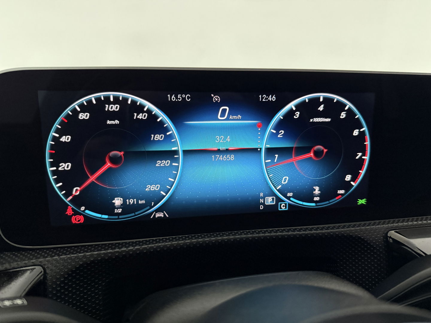 Mercedes-Benz A-Klasse 180 AMG | Pano | Virtual | Camera | LED | Navigatie | Stoelverw. | NAP