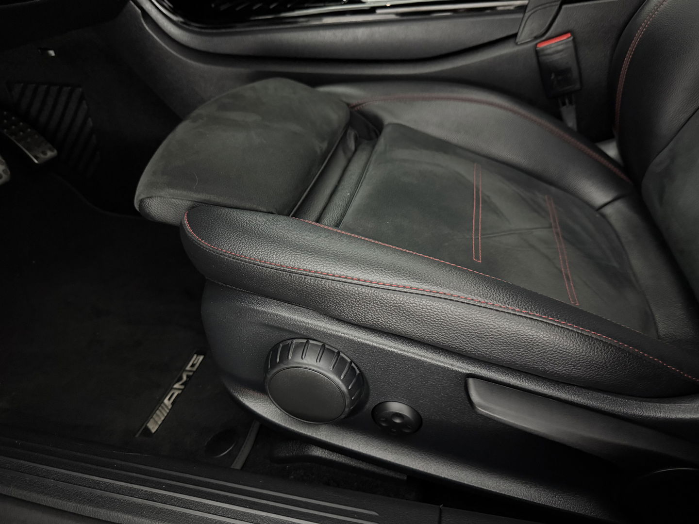 Mercedes-Benz A-Klasse 180 AMG | Pano | Virtual | Camera | LED | Navigatie | Stoelverw. | NAP