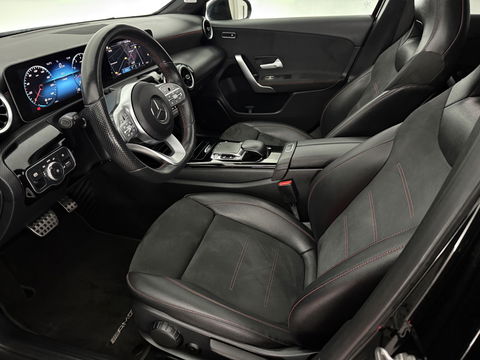 Mercedes-Benz A-Klasse 180 AMG | Pano | Virtual | Camera | LED | Navigatie | Stoelverw. | NAP