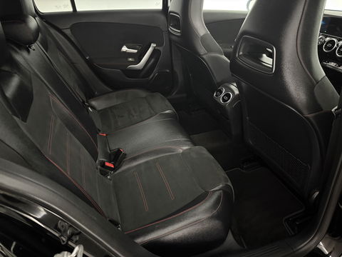 Mercedes-Benz A-Klasse 180 AMG | Pano | Virtual | Camera | LED | Navigatie | Stoelverw. | NAP