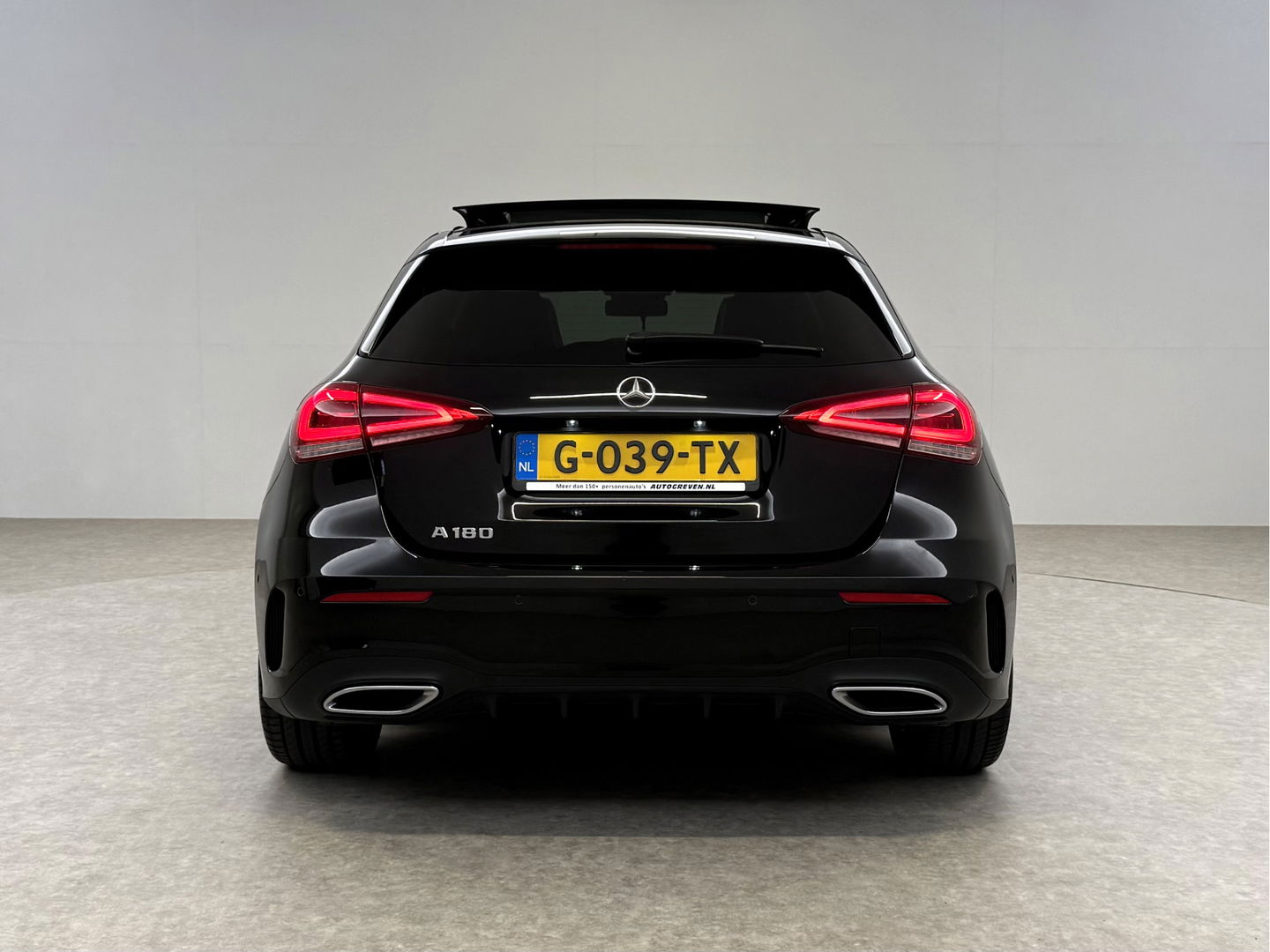 Mercedes-Benz A-Klasse 180 AMG | Pano | Virtual | Camera | LED | Navigatie | Stoelverw. | NAP