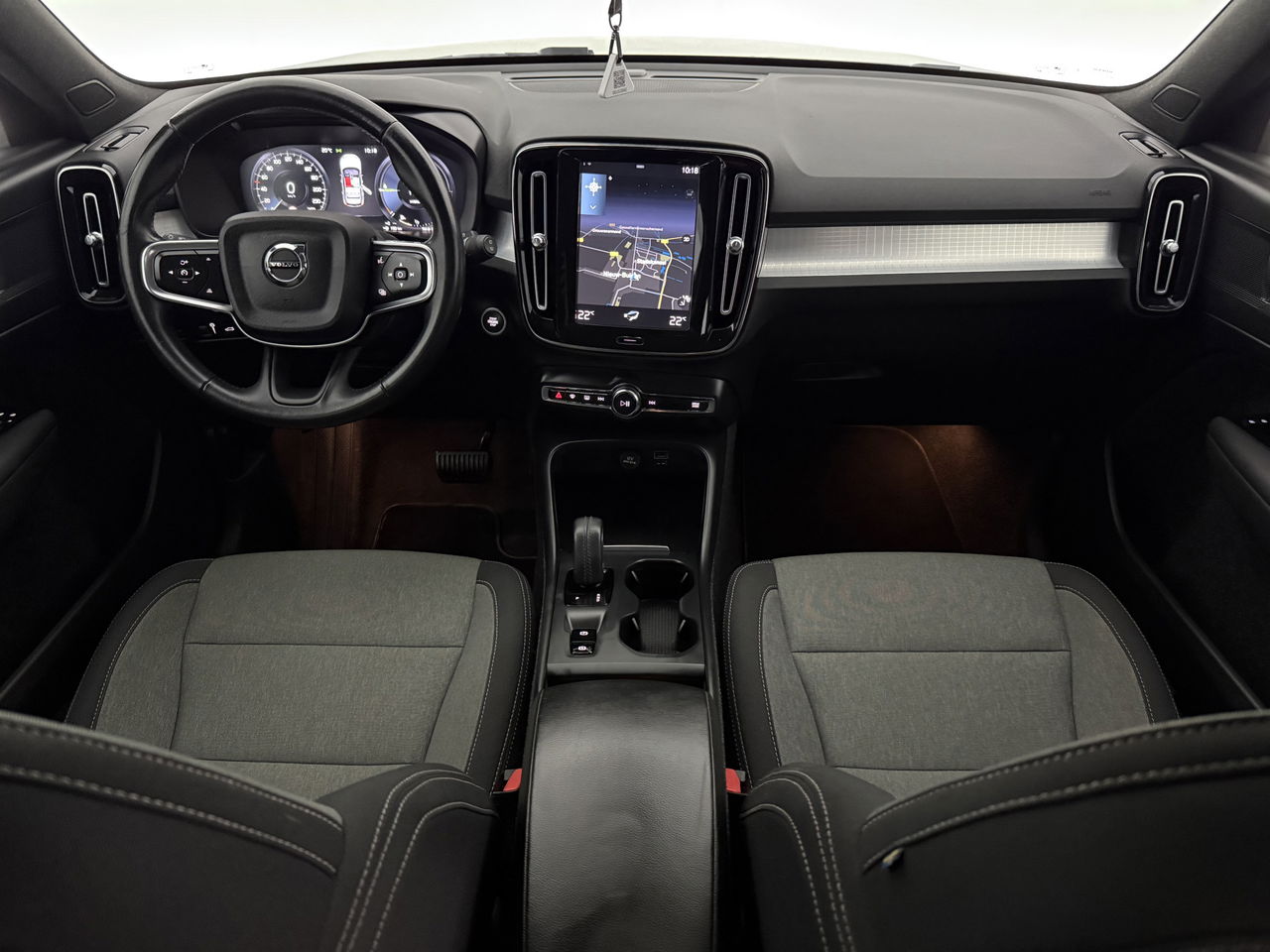 Volvo XC40 1.5 T5 Inscription | LED | Camera | Carplay | Clima | Cruise | Navigatie | Parkeersensoren | 18''LMV