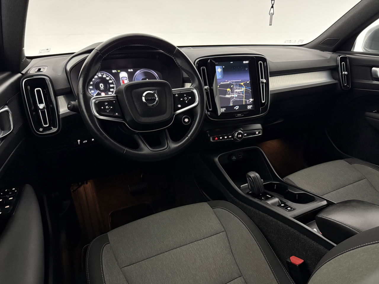 Volvo XC40 1.5 T5 Inscription | LED | Camera | Carplay | Clima | Cruise | Navigatie | Parkeersensoren | 18''LMV