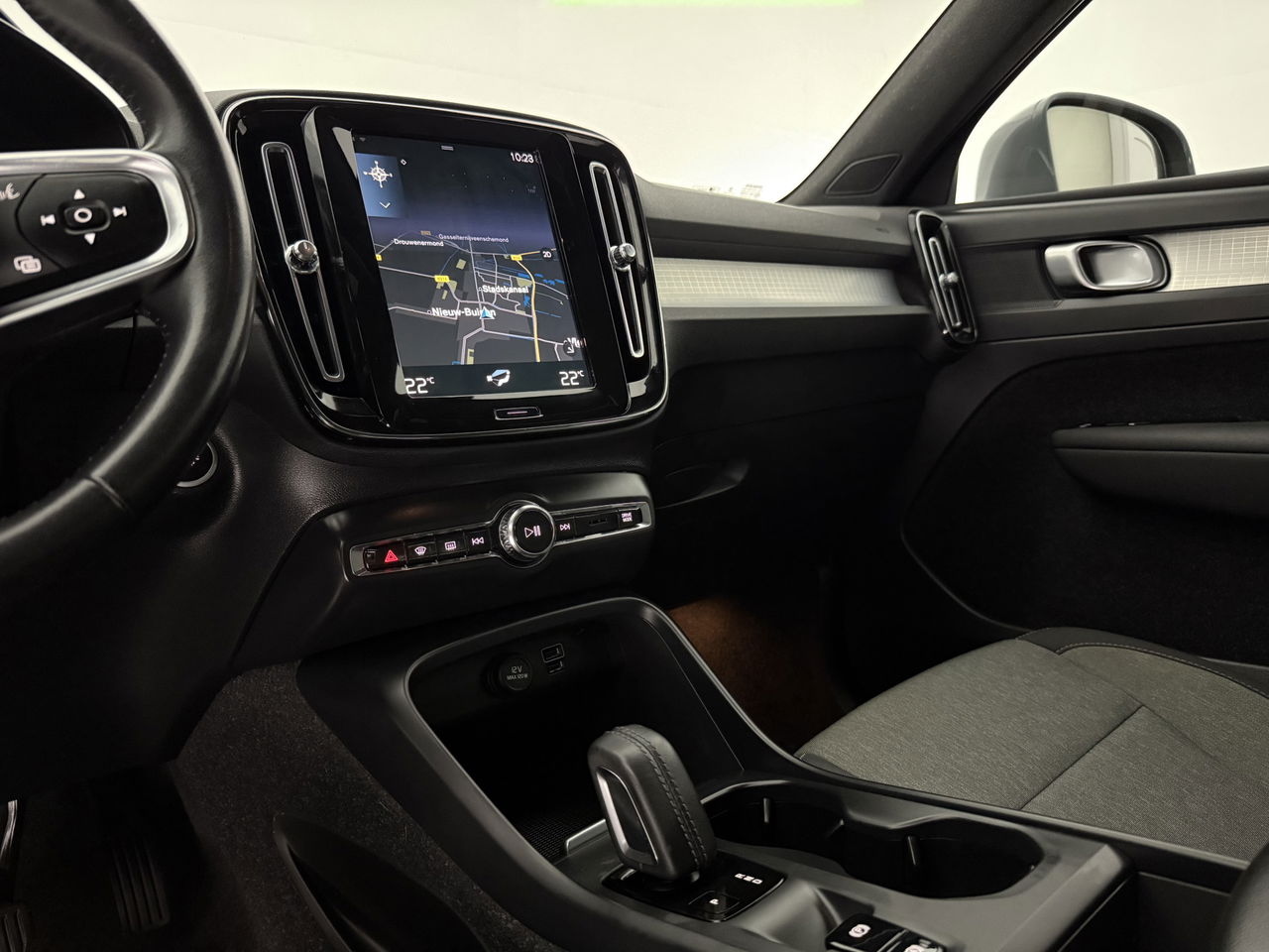 Volvo XC40 1.5 T5 Inscription | LED | Camera | Carplay | Clima | Cruise | Navigatie | Parkeersensoren | 18''LMV