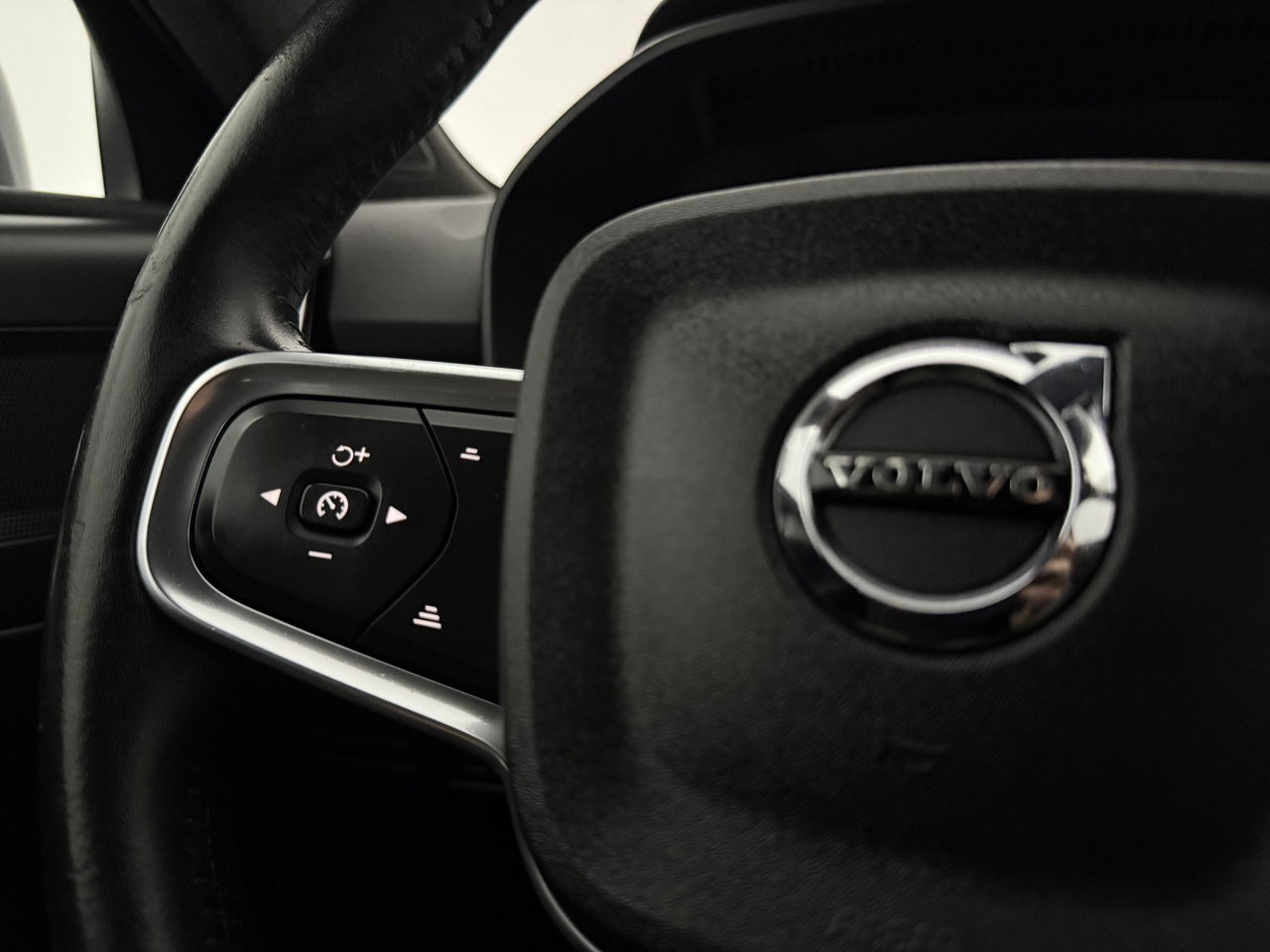 Volvo XC40 1.5 T5 Inscription | LED | Camera | Carplay | Clima | Cruise | Navigatie | Parkeersensoren | 18''LMV