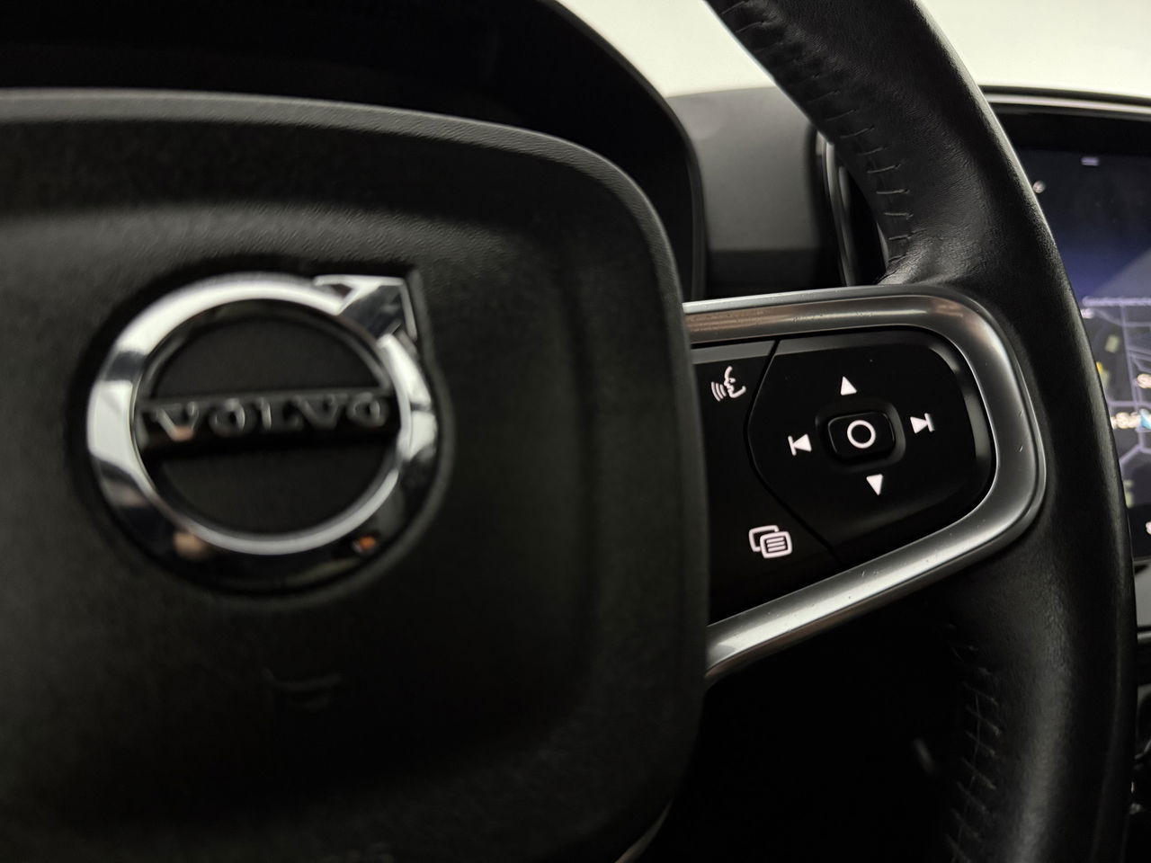 Volvo XC40 1.5 T5 Inscription | LED | Camera | Carplay | Clima | Cruise | Navigatie | Parkeersensoren | 18''LMV