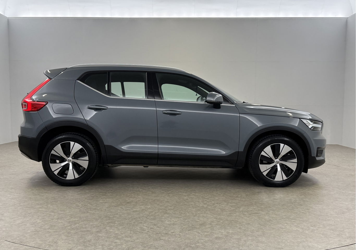 Volvo XC40 1.5 T5 Inscription | LED | Camera | Carplay | Clima | Cruise | Navigatie | Parkeersensoren | 18''LMV