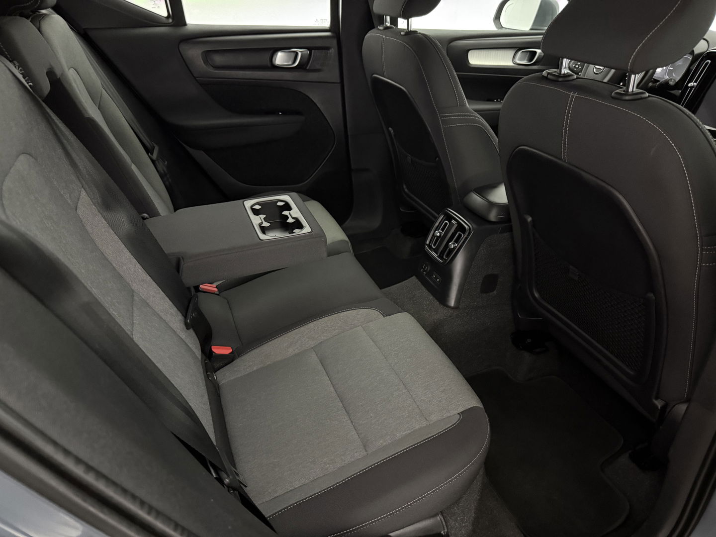 Volvo XC40 1.5 T5 Inscription | LED | Camera | Carplay | Clima | Cruise | Navi | Parkeers. Dodehoek l Trekh.