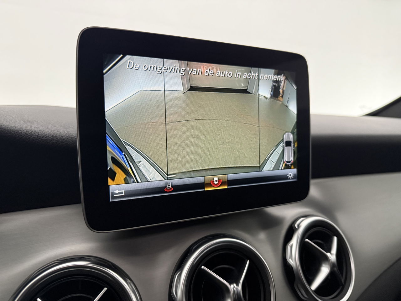 Mercedes-Benz GLA 180 AMG Night Upgrade | Panoramadak | LED | Camera | Carplay | Parkeersensoren | 19''LMV