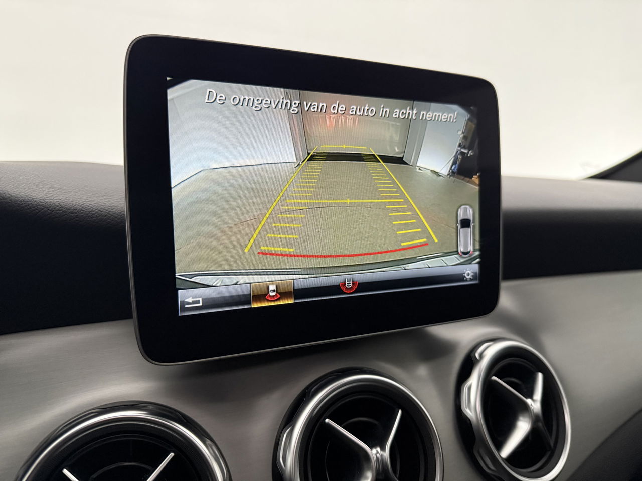 Mercedes-Benz GLA 180 AMG Night Upgrade | Panoramadak | LED | Camera | Carplay | Parkeersensoren | 19''LMV
