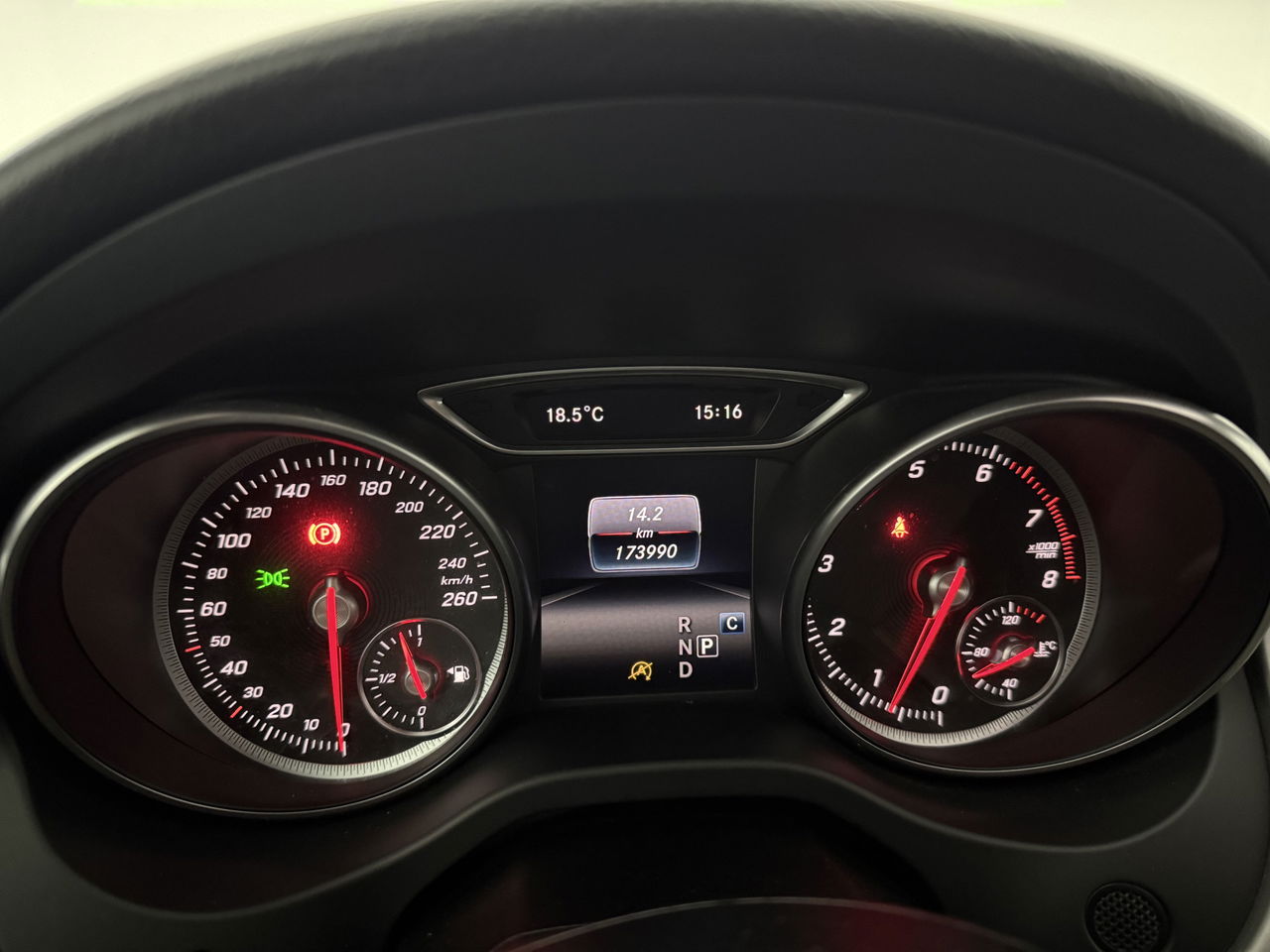Mercedes-Benz GLA 180 AMG Night Upgrade | Panoramadak | LED | Camera | Carplay | Parkeersensoren | 19''LMV