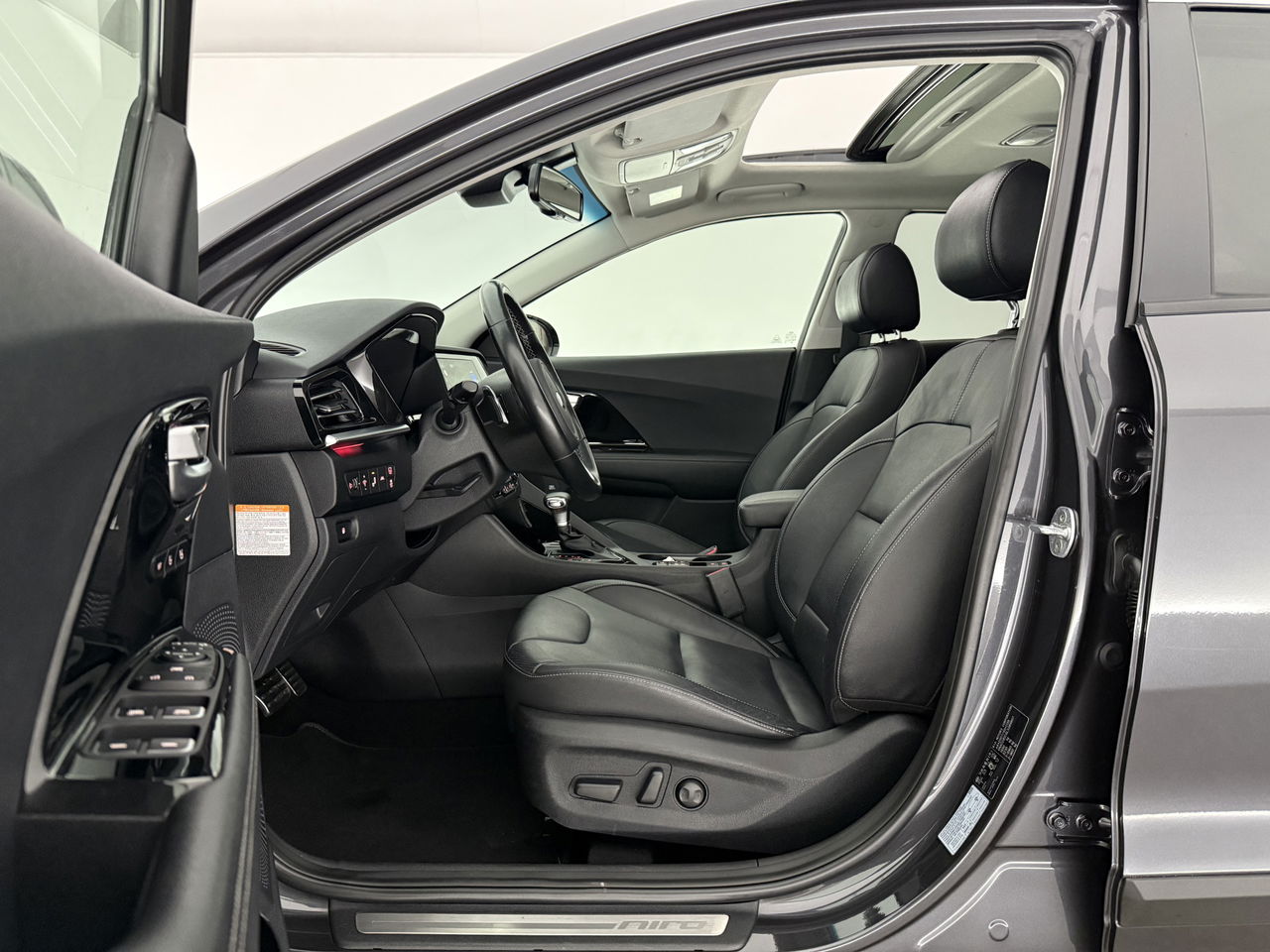 Kia Niro 1.6 GDi Hybrid ExecutiveLine | Panoramadak | JBL-Audio | LED | Camera | Memory seats | Carplay |Stuur/stoelverwarming