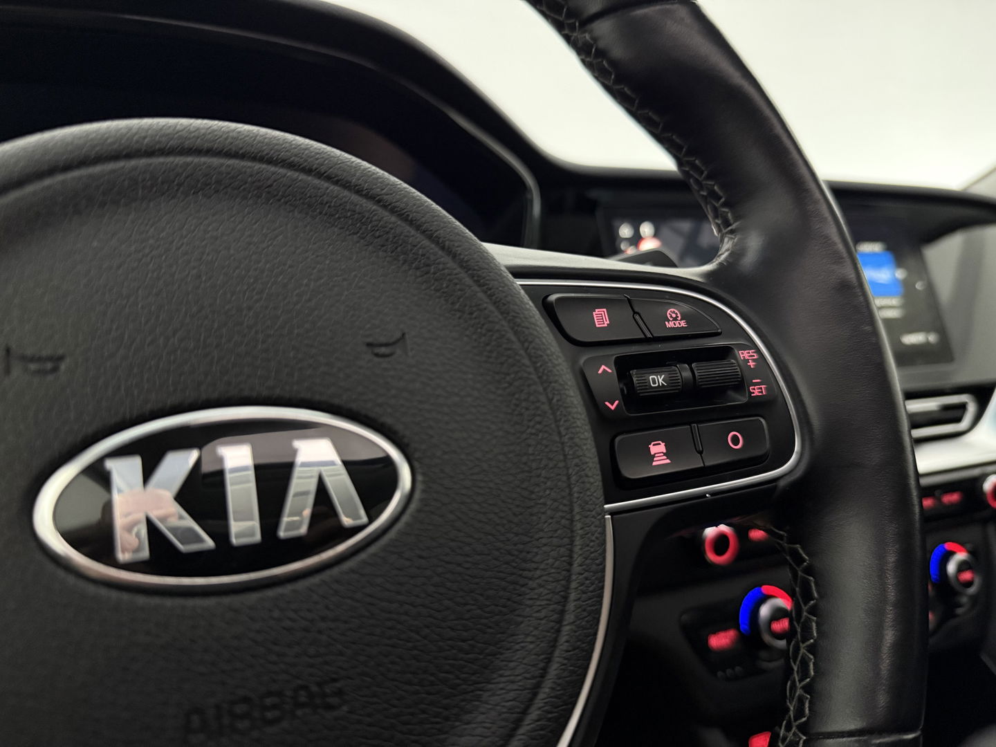 Kia Niro 1.6 GDi Hybrid ExecutiveLine | Pano | JBL-Audio | LED | NAP | Camera | Memory | Carplay |Stuur/stoelverwarming
