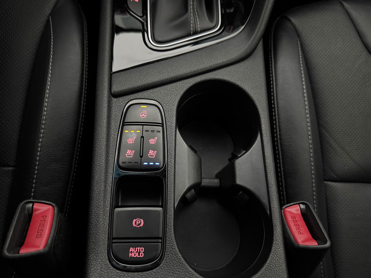Kia Niro 1.6 GDi Hybrid ExecutiveLine | Panoramadak | JBL-Audio | LED | Camera | Memory seats | Carplay |Stuur/stoelverwarming