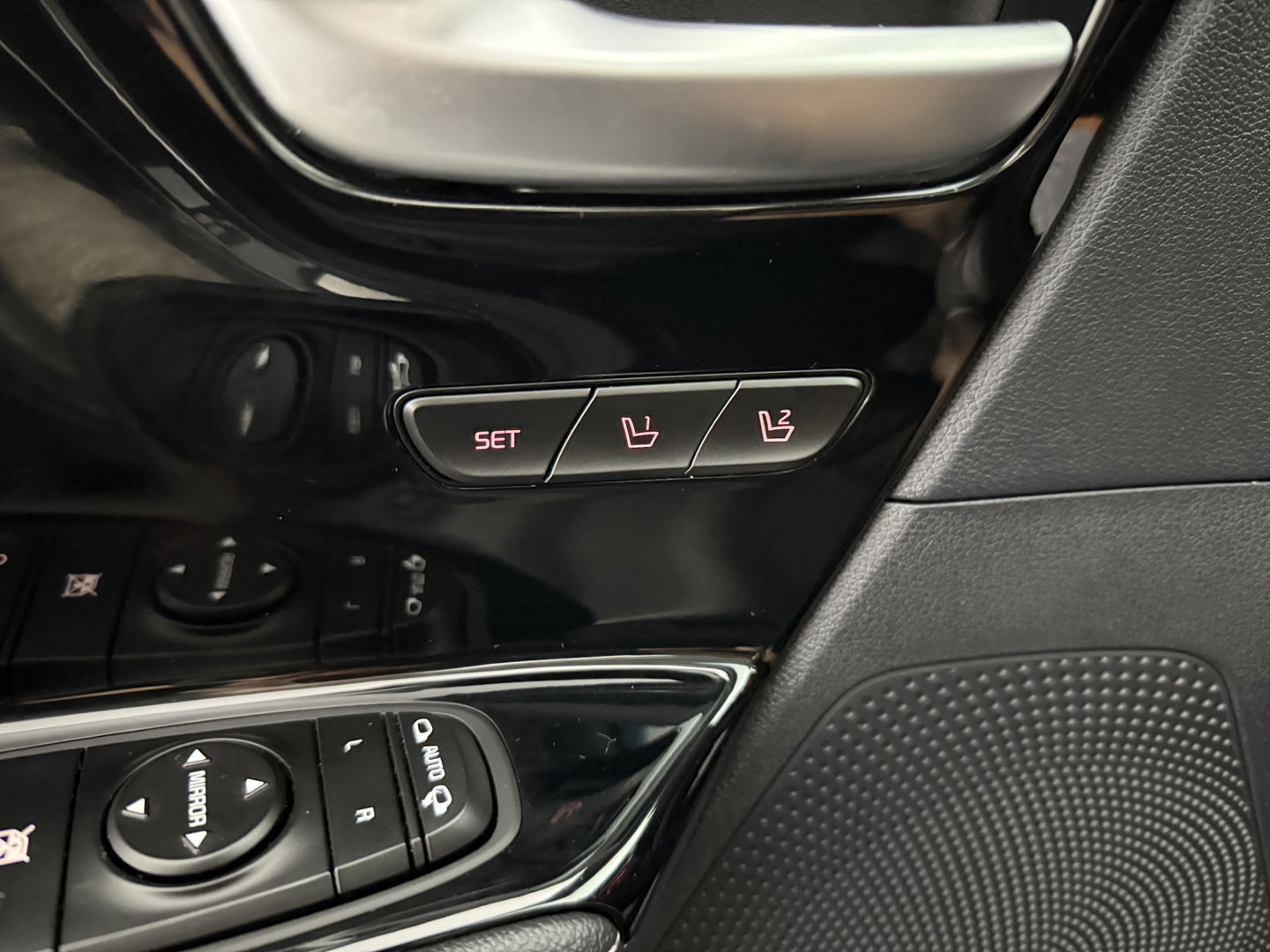 Kia Niro 1.6 GDi Hybrid ExecutiveLine | 142PK | Pano | JBL-Audio | LED | NAP | Camera | Memory | Carplay |Stuur/stoelverwarming l VOL