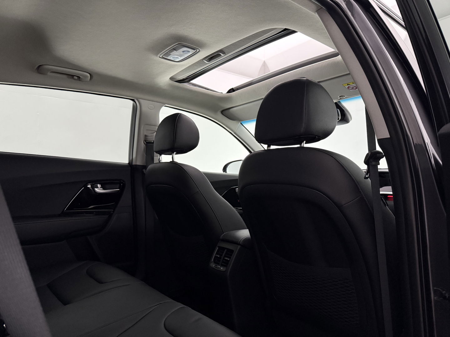 Kia Niro 1.6 GDi Hybrid ExecutiveLine | 142PK | Pano | JBL-Audio | LED | NAP | Camera | Memory | Carplay |Stuur/stoelverwarming l VOL