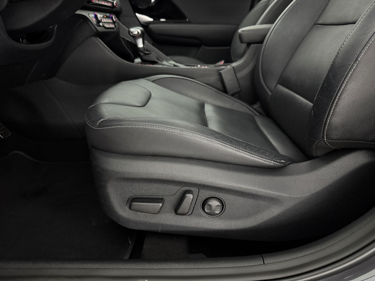 Kia Niro 1.6 GDi Hybrid ExecutiveLine | Panoramadak | JBL-Audio | LED | Camera | Memory seats | Carplay |Stuur/stoelverwarming