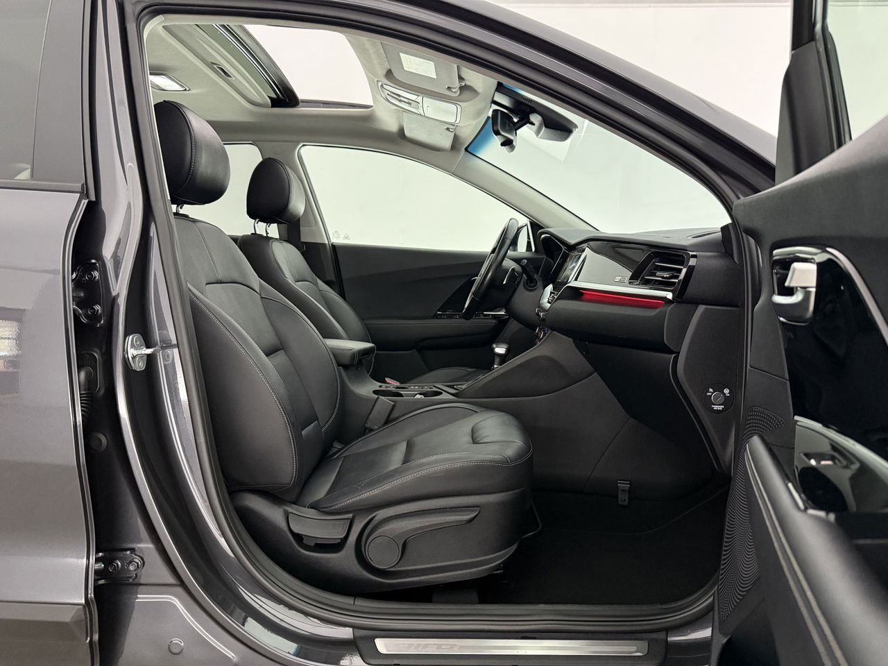 Kia Niro 1.6 GDi Hybrid ExecutiveLine | Panoramadak | JBL-Audio | LED | Camera | Memory seats | Carplay |Stuur/stoelverwarming