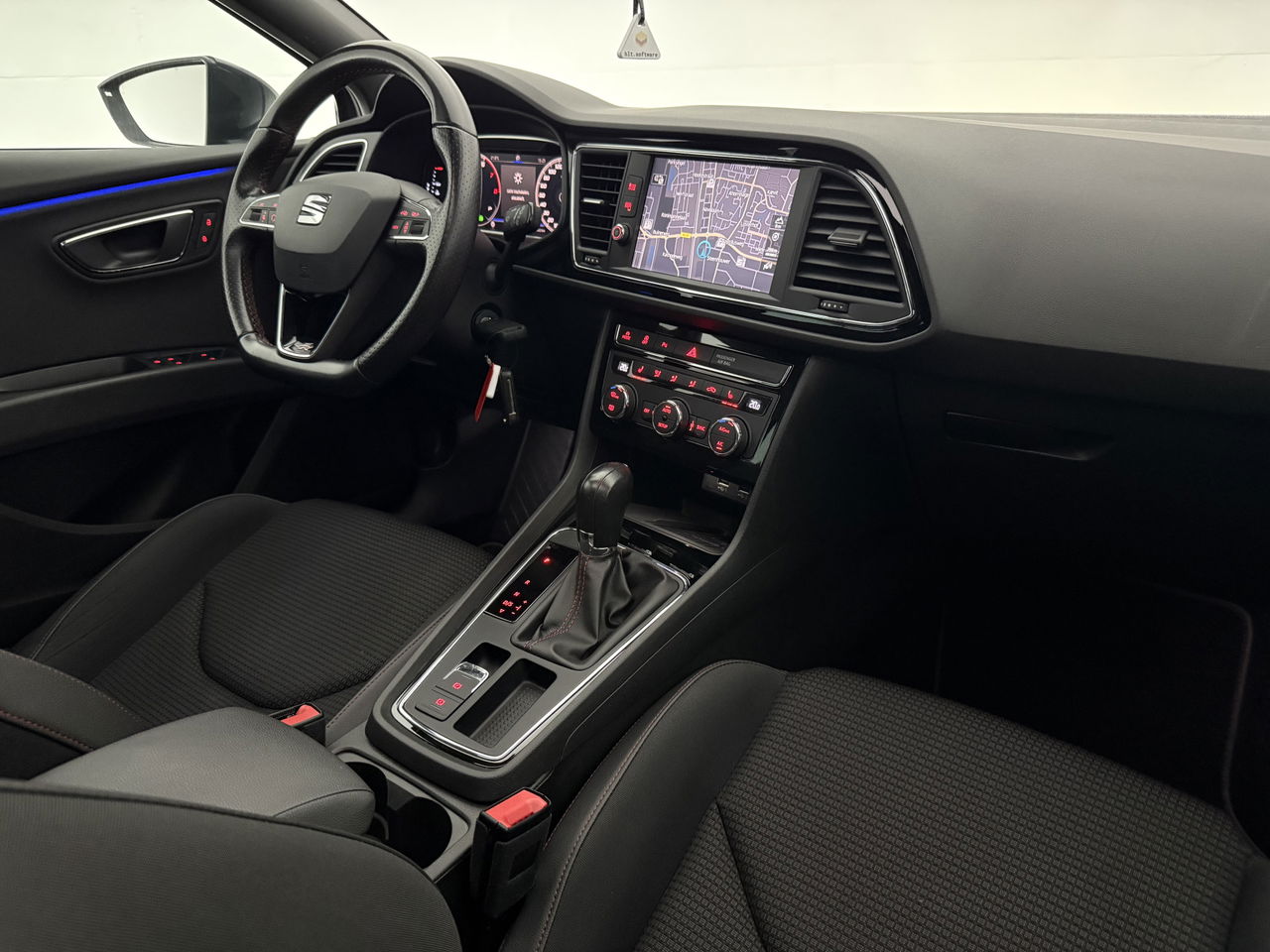 SEAT Leon 2.0 191PK TSI FR | Panoramadak | Sfeerverl. | LED | Virtual Cockpit | Carplay | Camera | Cruisecontr.