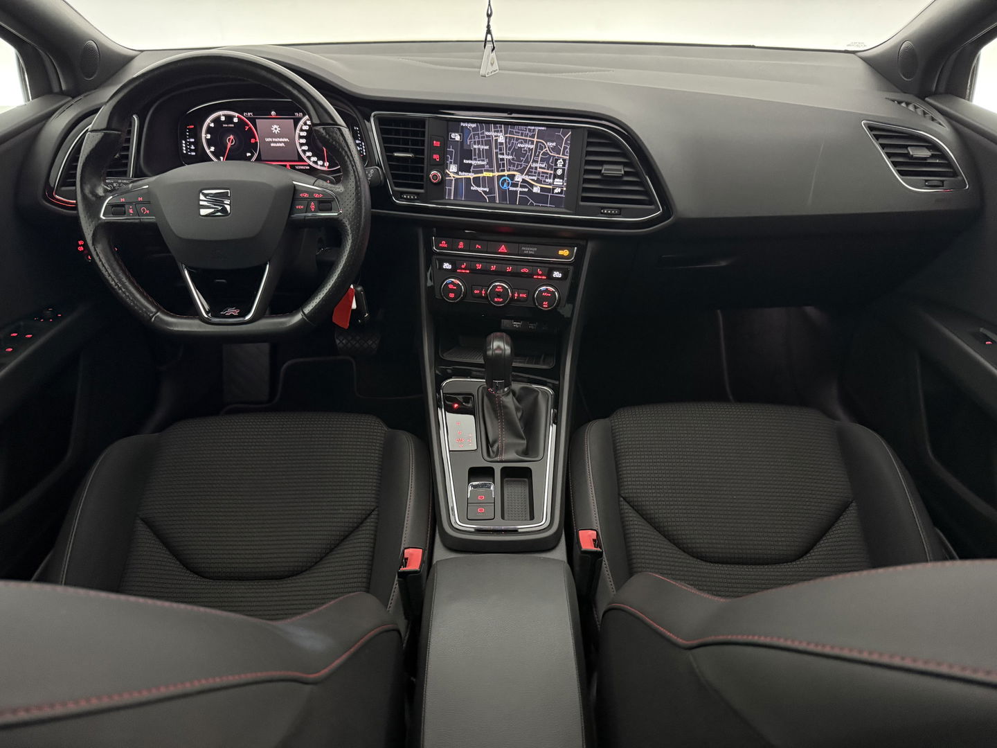 SEAT Leon 2.0 191PK TSI FR | Pano | Sfeerverl. | LED | Carplay | Camera | Navi l Cruise l Stoelverw.