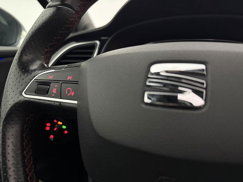 SEAT Leon 2.0 191PK TSI FR | Pano | Sfeerverl. | LED | Carplay | Camera | Navi l Cruise l Stoelverw.