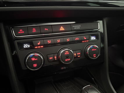 SEAT Leon 2.0 191PK TSI FR | Panoramadak | Sfeerverl. | LED | Virtual Cockpit | Carplay | Camera | Cruisecontr.