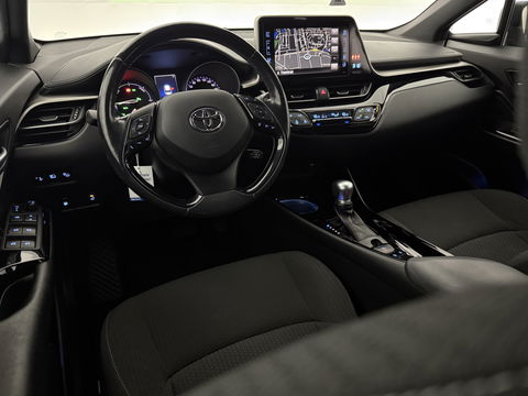 Toyota C-HR 1.8 Hybrid | 148PK | LED | Camera | Stuur/Stoelverw. l Navigatie | Cruise | Parkeers.
