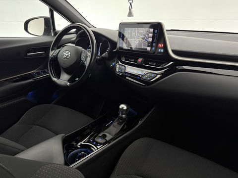 Toyota C-HR 1.8 Hybrid | 148PK | LED | Camera | Stuur/Stoelverw. l Navigatie | Cruise | Parkeers.