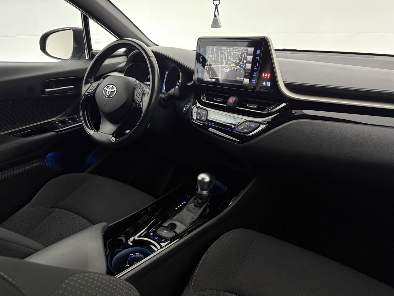 Toyota C-HR 1.8 Hybrid | 148PK | LED | Camera | Navigatie | Cruise | Parkeersensoren