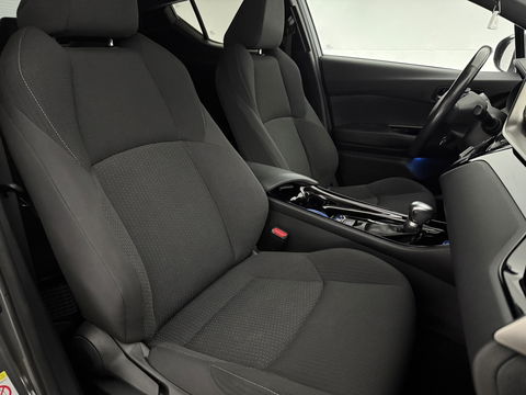 Toyota C-HR 1.8 Hybrid | 148PK | LED | Camera | Stuur/Stoelverw. l Navigatie | Cruise | Parkeers.