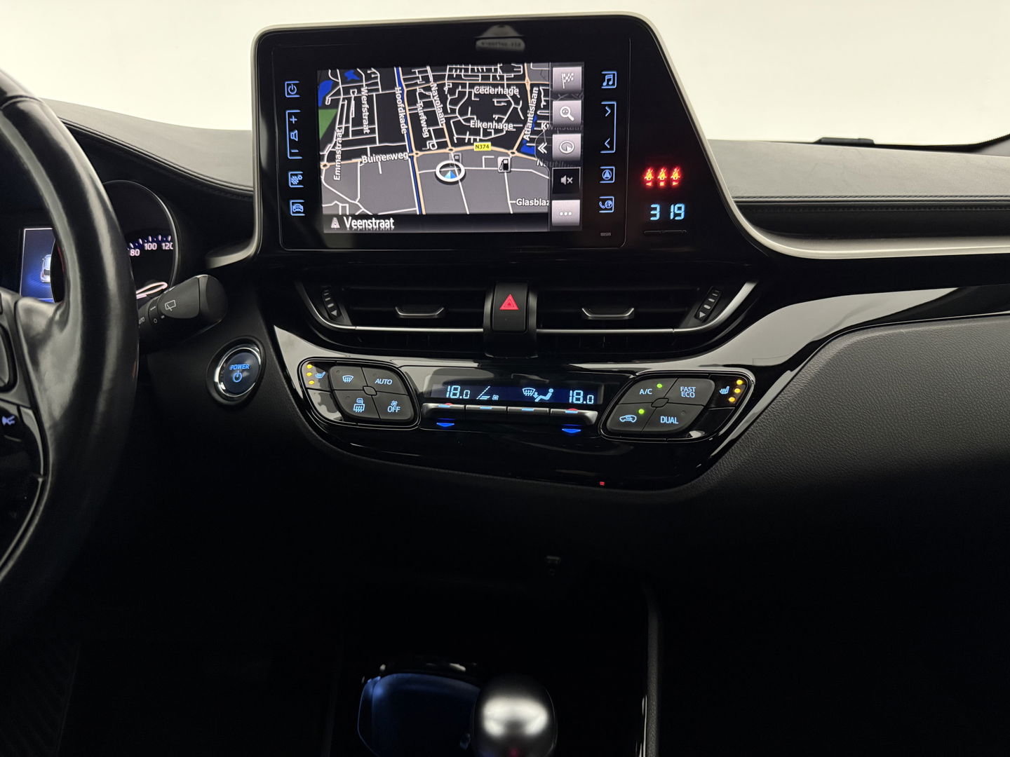 Toyota C-HR 1.8 Hybrid | 148PK | LED | Camera | Stuur/Stoelverw. l Navigatie | Cruise | Parkeers.