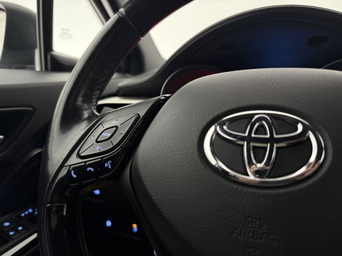 Toyota C-HR 1.8 Hybrid | 148PK | LED | Camera | Stuur/Stoelverw. l Navigatie | Cruise | Parkeers.