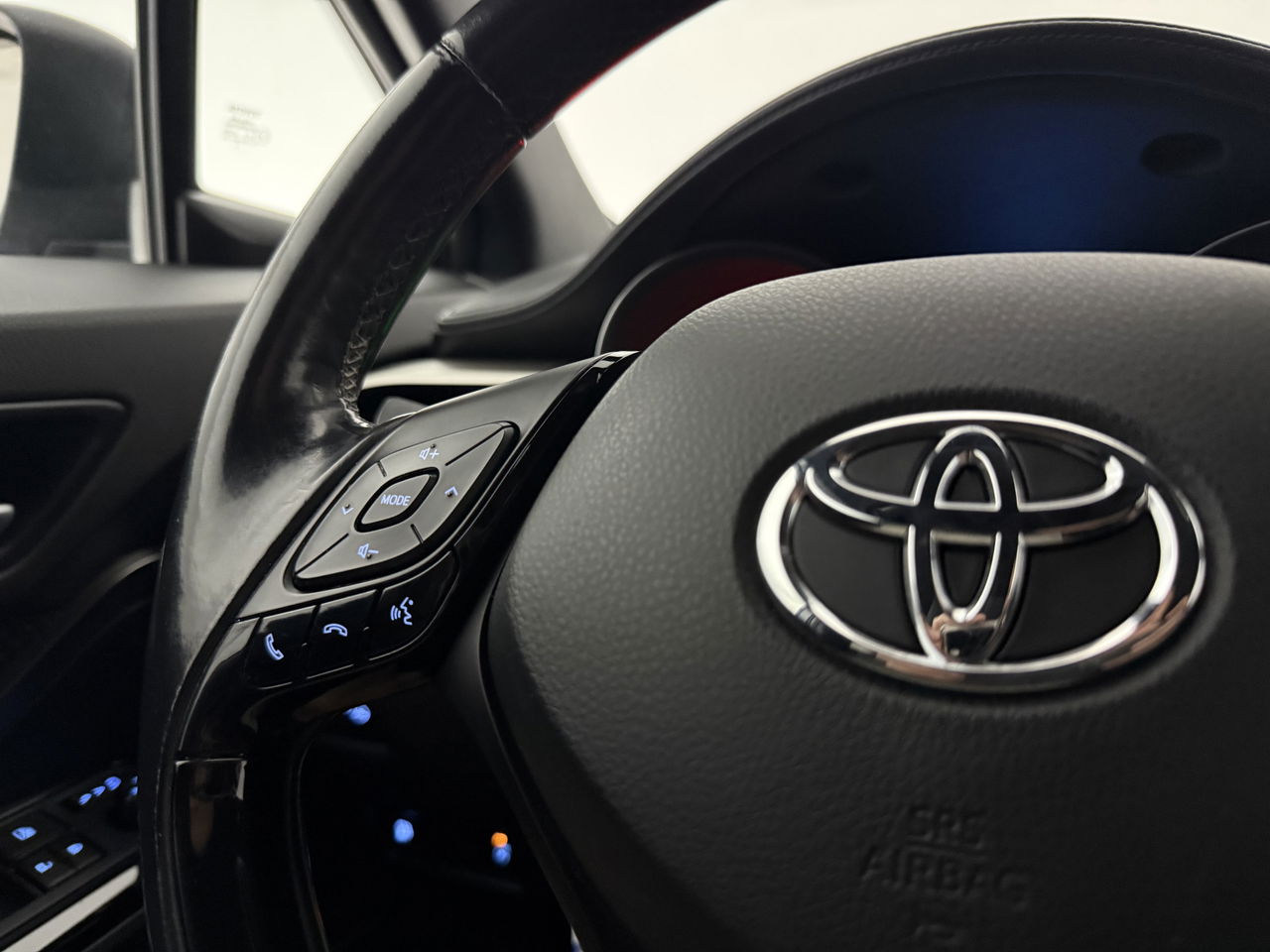 Toyota C-HR 1.8 Hybrid | 148PK | LED | Camera | Navigatie | Cruise | Parkeersensoren