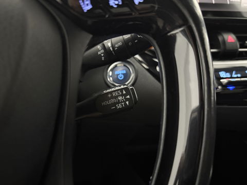 Toyota C-HR 1.8 Hybrid | 148PK | LED | Camera | Stuur/Stoelverw. l Navigatie | Cruise | Parkeers.