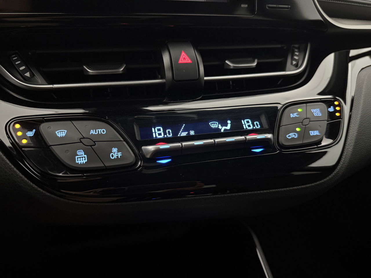 Toyota C-HR 1.8 Hybrid | 148PK | LED | Camera | Navigatie | Cruise | Parkeersensoren
