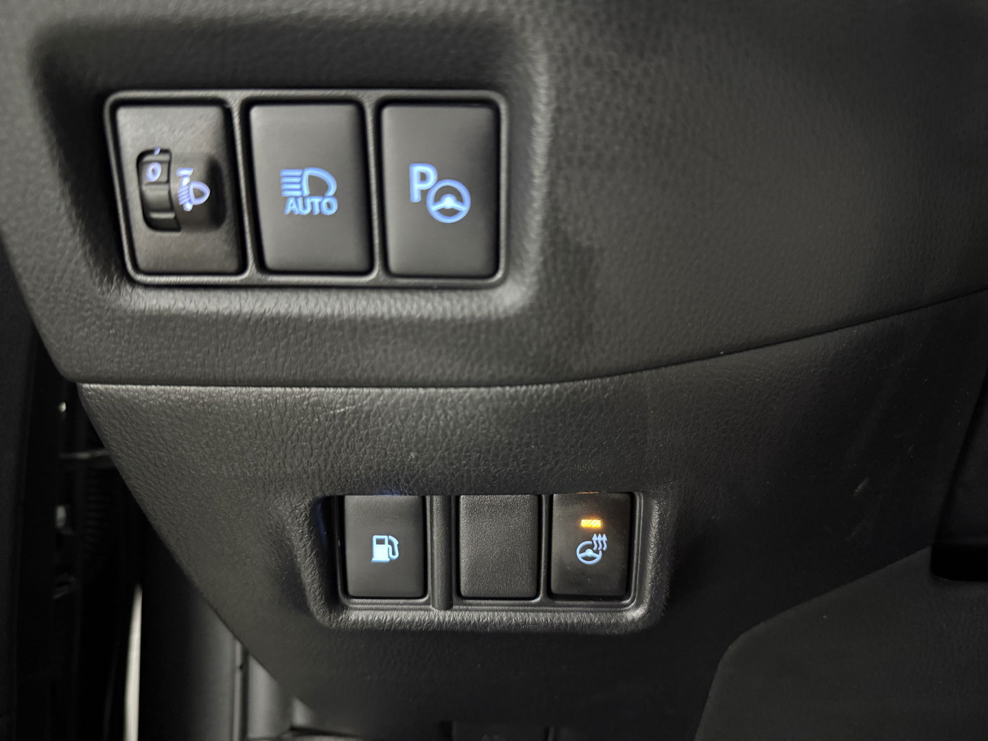 Toyota C-HR 1.8 Hybrid | 148PK | LED | Camera | Stuur/Stoelverw. l Navigatie | Cruise | Parkeers.