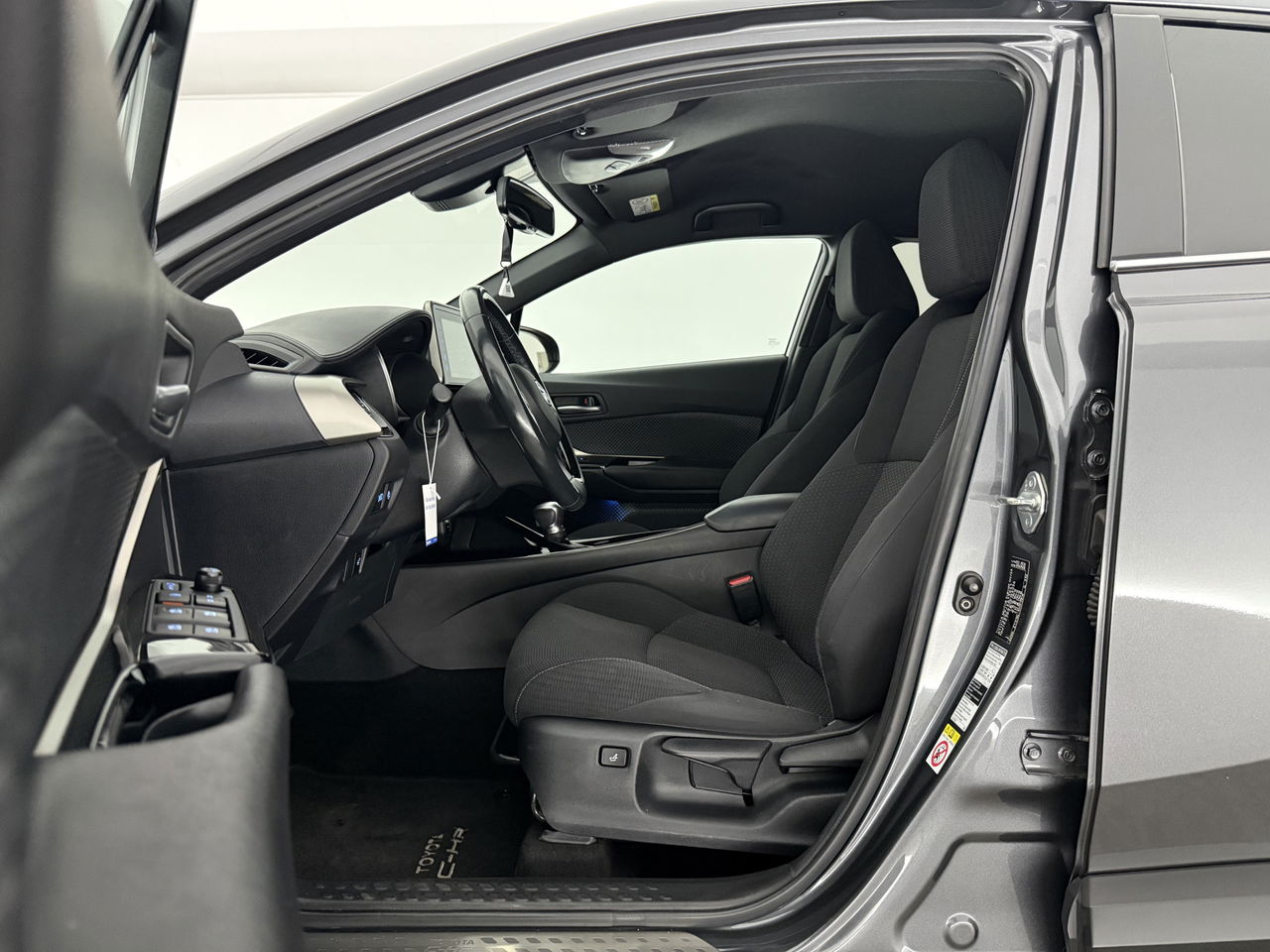 Toyota C-HR 1.8 Hybrid | 148PK | LED | Camera | Navigatie | Cruise | Parkeersensoren