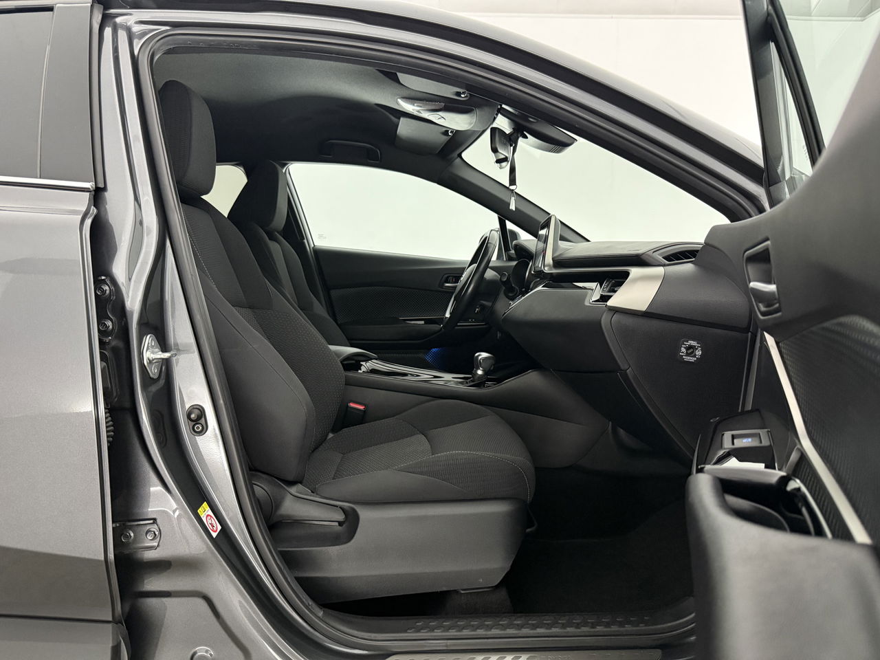Toyota C-HR 1.8 Hybrid | 148PK | LED | Camera | Navigatie | Cruise | Parkeersensoren